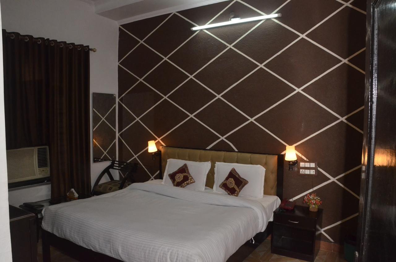 Hotel Royal Classic Bareilly Exteriér fotografie